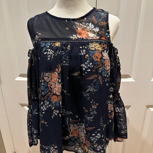 LUCKY brand sheer floral cold shoulder top size small - Picture 3 of 13